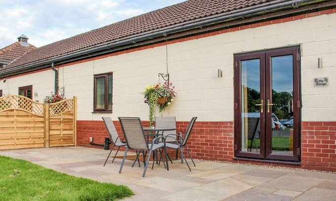 Kirk Sandall Cottage | 1 bedroom accommodation in Hatfield Woodhouse, Nr. Doncaster