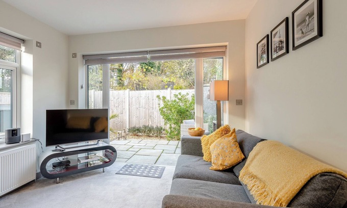 Boscombe Cottage | 1 bedroom accommodation in Boscombe, near Bournemouth
