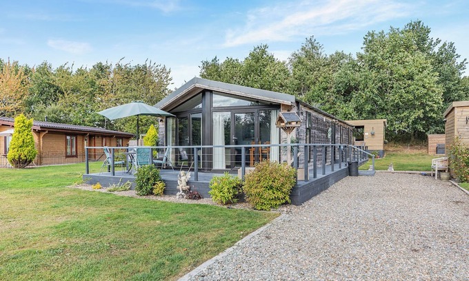 Welsh Frankton Ski Chalet | 1 bedroom accommodation in Ellesmere