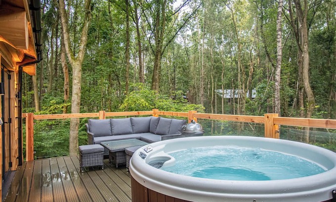 Overton-on-dee Ski Chalet | 1 bedroom accommodation in Ellesmere