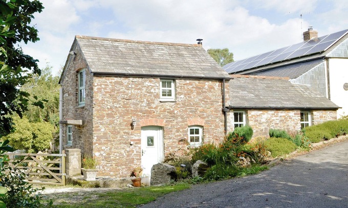 Wadebridge Cottage | 1 bedroom accommodation in St Jidgey, near Padstow