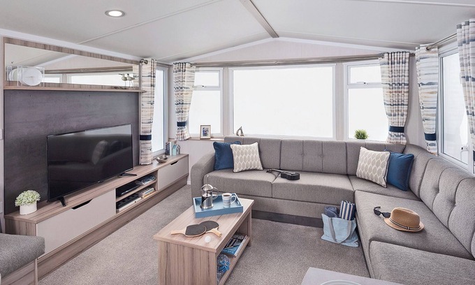 Ningwood House | 1 bedroom accommodation in Newbridge, Nr Yarmouth