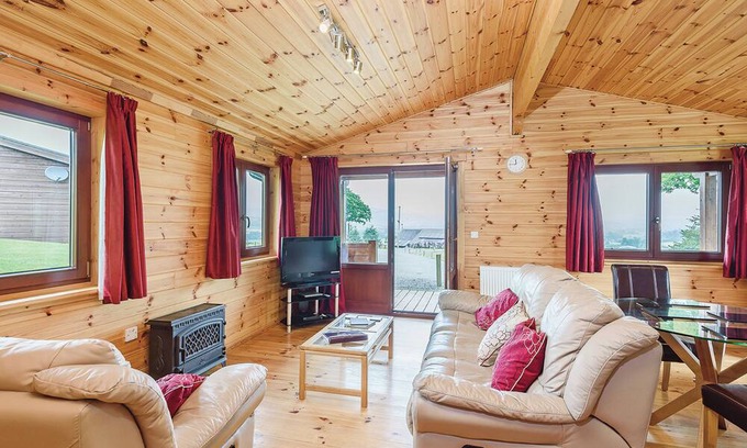 Caersws Ski Chalet | 1 bedroom accommodation in Llandinam, Powys