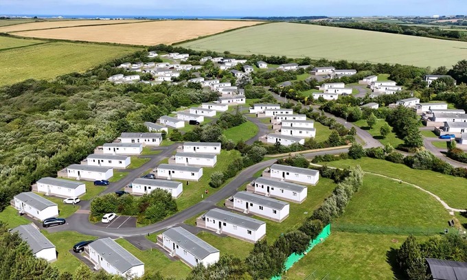 White Cross Ski Chalet | 1 bedroom accommodation in Newquay