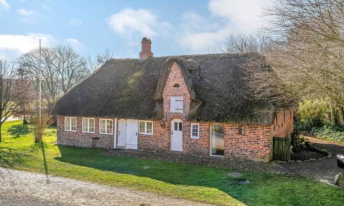 Hjerpsted House | 1 bedroom amazing home in Højer