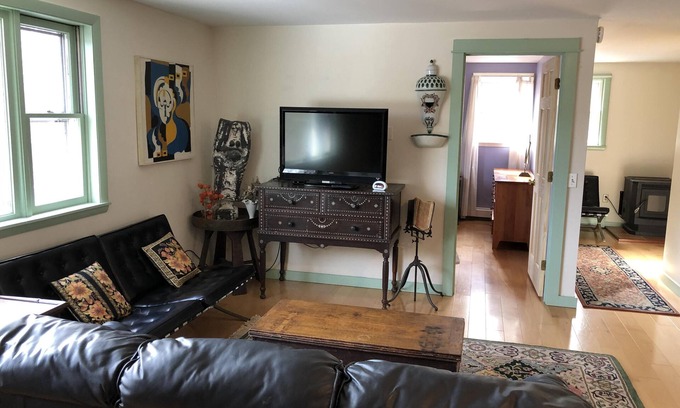 Freeport Apartment | 1 bedroom apartment beautiful location on pond in South Freeport