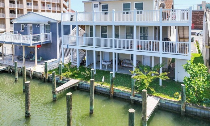 Ocean City Apartment | 1-Bedroom Bayside Canal front Condo. In the heart of downtown OC.