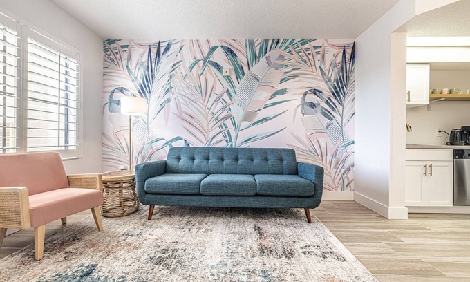 Florida Central Atlantic Coast Condo | 1 bedroom condo 5 minutes from Universal Studios, free parking