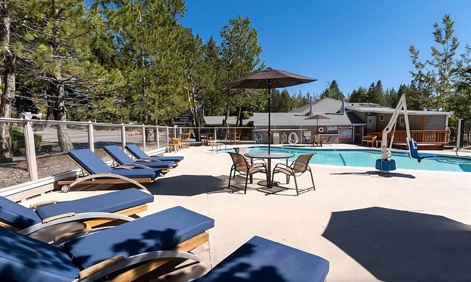 Tahoe Vista Hotel | 1 Bedroom Condo! Private Beach, Kitchenette, Free Parking, Outdoor Pool!