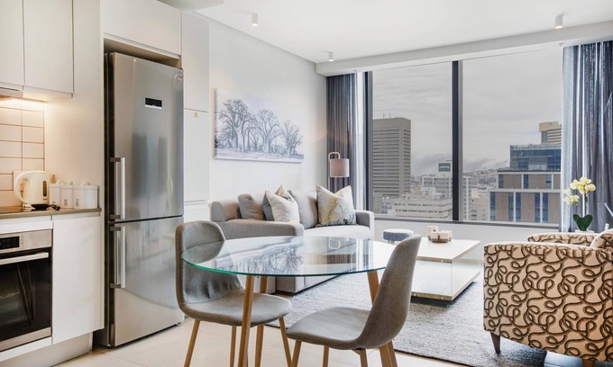 Green Point Apartment | 1 Bedroom De Waterkant Mountain View Apartment