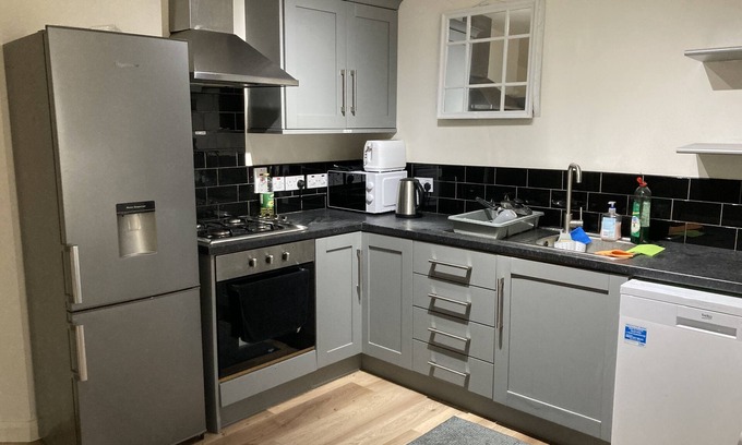Belfast Apartment | 1 Bedroom Flat nr Central Belfast