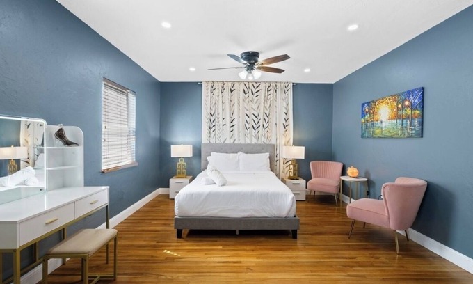 Royal Poinciana House | 1 bedroom house in charming Hollywood beach with beautiful tropical garden