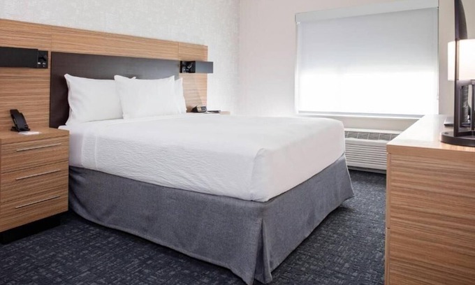 Airport North Apartment | 1 Bedroom King Suite Near Airport Lakes Park ORL