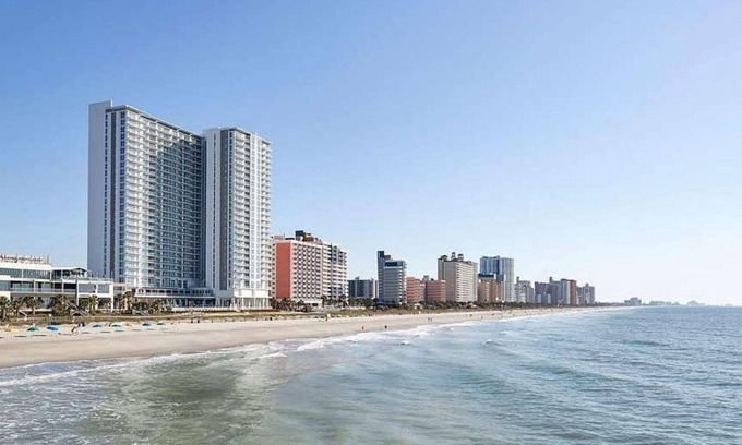 Myrtle Beach Resort | 1 Bedroom Partial Ocean View at Hilton Grand Vacations Club Ocean