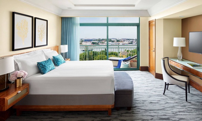 Paradise Island Resort | 1 Bedroom Suite Harbor View - 1 King bed - 974 Sq Ft - Max Occupancy: 4 Guests