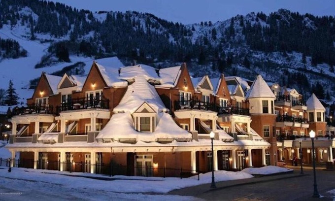 Downtown Resort | 1 BEDROOM SUITE ASPEN MOUNTAIN RESIDENCES, ASPEN CORE