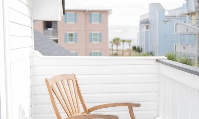 Tybee Island Apartment | 1 Bedroom Unit half block to beach