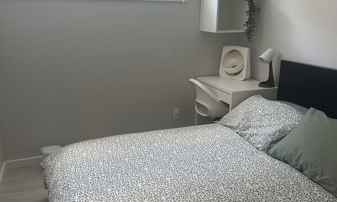 Southwest Edmonton Bed & Breakfast | 1 bedroomnBasement suite located in the Keswick neighborhood of SW Edmonton.