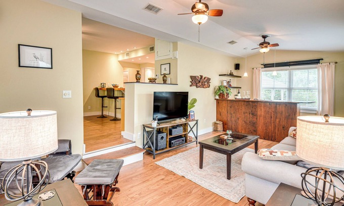 Crescent City House | 1 Block to Crescent Lake: Charming Home w/Porch!