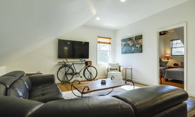 Loveland House | 1 Block to Loveland Bike Trail: 'The Frog Man Inn'