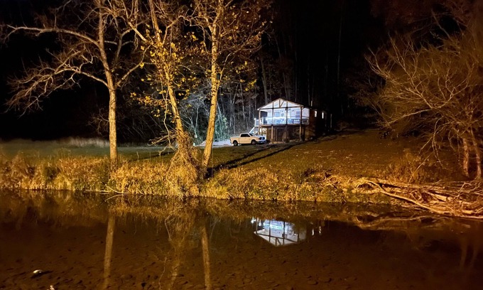 Cosby Cabin | 1-BR cabin just 5 minutes to Great Smoky Mountains National Park on Cosby Creek