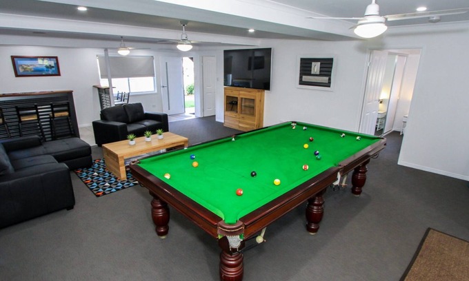 Agnes Water House | 1 CABBAGE PALM Agnes Water -outside pet welcome, boat parking available, free wifi