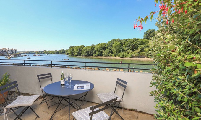 Kingsbridge Cottage | 1 CRABSHELL QUAY, family friendly, with a garden in Kingsbridge