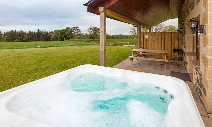 Linlithgow Cottage | 1 Eden Cottage - sleeps 8 guests in 3 bedrooms