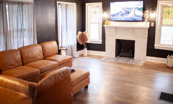 Columbia House | #1 Location, Large House, Chic!