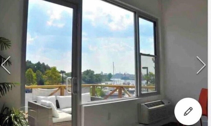 Everett Apartment | #1 Loft overlooking a Marina #1