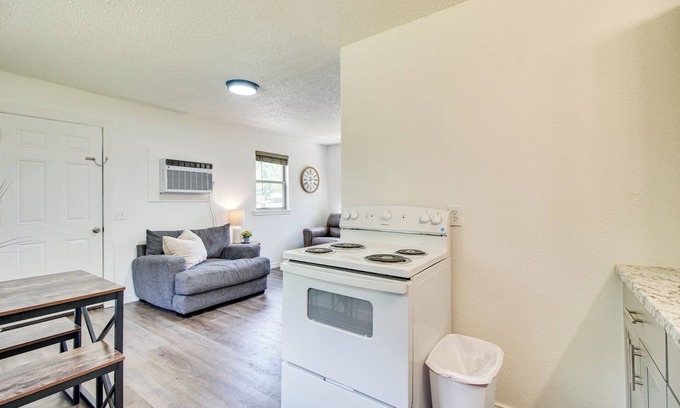 Sallisaw Cottage | < 1 Mi to Cherokee Casino Sallisaw! Home Near I-40