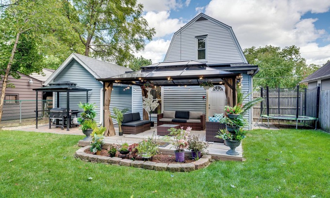 Elgin House | 1 Mi to Dtwn Elgin: Dutch Colonial w/Lovely Patio