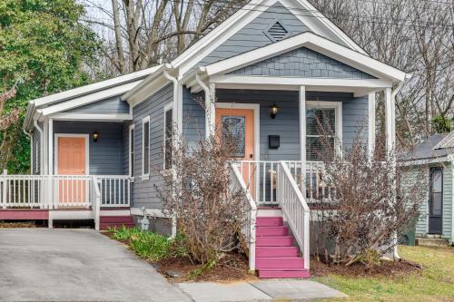 Downtown House | 1 Mi to Dtwn Home with Backyard in Raleigh!