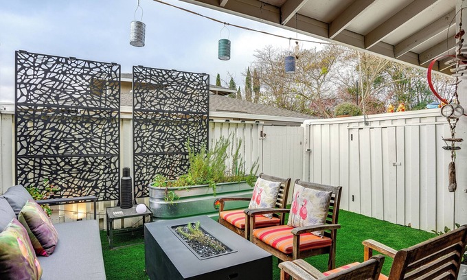 Napa House | 1 Mi to Dtwn Napa: Townhome w/Pool Access