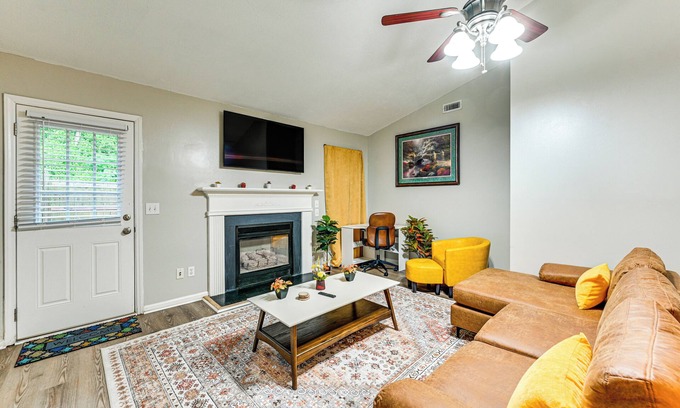 Greenville House | 1 Mi to ECU Hospital: Greenville Home w/Yard!
