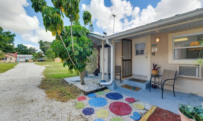 Laurel Apartment | 1 Mi to Nokomis Beach: Quiet Getaway w/Fire Pit