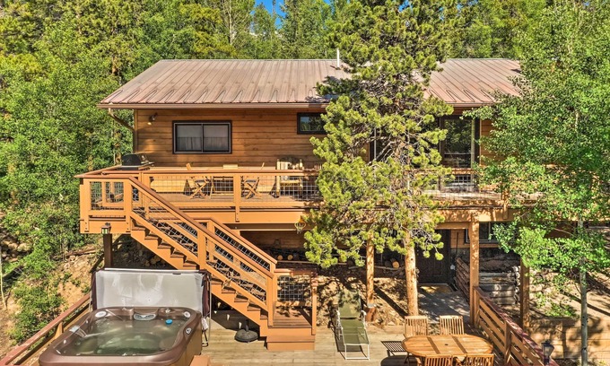 Breckenridge House | 1 Mi to Peak 7: Home w/Hot Tub in Breckenridge!