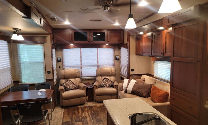 Tia Juana House | 1 mile East of Disney, safe fenced property, lots of room for trailers and rigs!