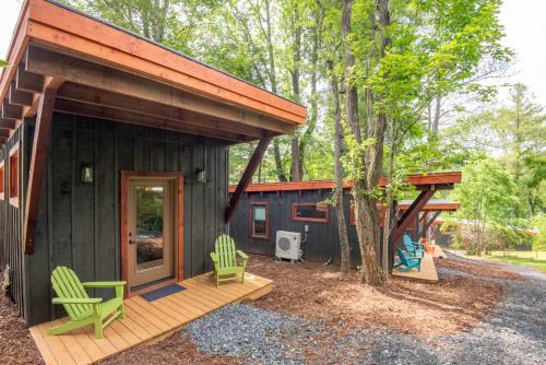 West Jefferson House | 1 Mile to Downtown West Jefferson Camping Cabin #7