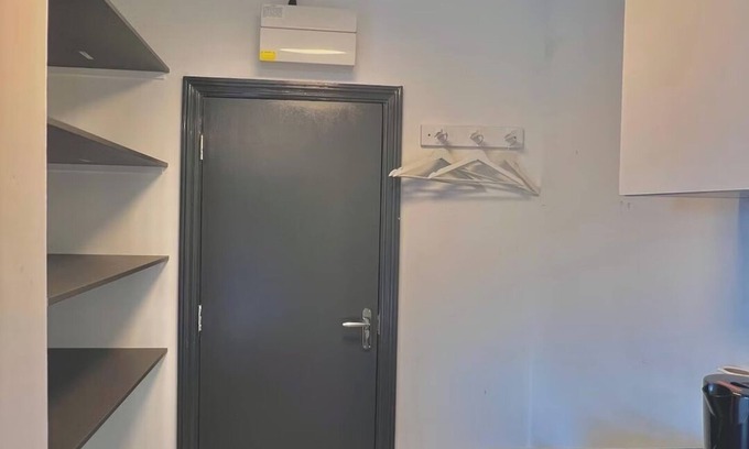 Golders Green Apartment | 1 minutes walk to Golder's Green Studio