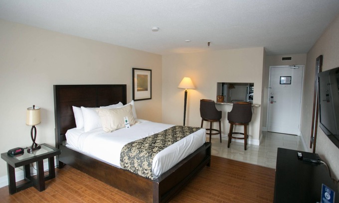 Dartmouth Apartment | 1 Queen Bed – Room 3 - Hearthstone Inn Boutique Hotel Halifax – Dartmouth