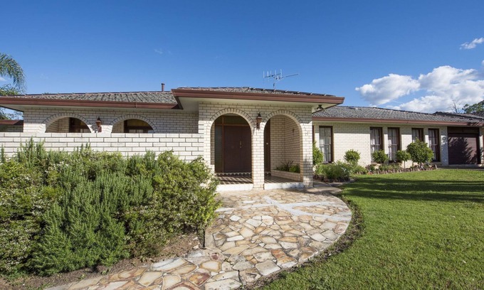 Central Mudgee House | 1 Redbank- Self contained house near a Golf Course