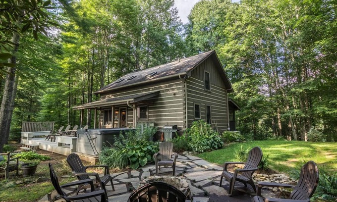 Vilas Cabin | 1 Sweet Seclusion -Peaceful cabin just outside of Boone with hot tub!