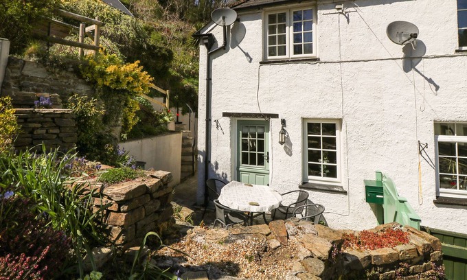 Milton Combe Cottage | 1 WOODSIDE COTTAGES, pet friendly, with open fire in Yelverton