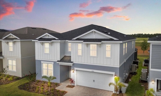 Four Corners House | 10 Bedrooms/8 Bathrooms/Windsor Cay (15973CC)