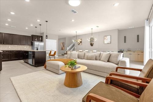 Four Corners House | 10 Bedrooms 8 Bathrooms Windsor Cay 16340 Sk