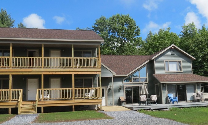 Corinth House | 10 BR/8 BA, Hot Tub, Snowmobiling, Skiing, Water View