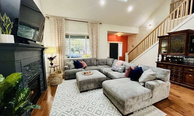 Eugene House | 10 mins U of O, Autzen, airport HOT TUB, park, Quiet location!