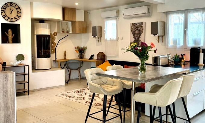 Quincy-Voisins Apartment | 10 minutes from Disneyland! House with jacuzzi, ideal for families and friends