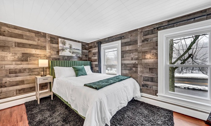 Athol Springs Apartment | 10 minutes to Bills Stadium + Free Parking